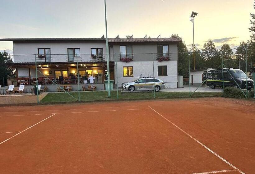 膳宿费 Raketa Residence, Restaurant &