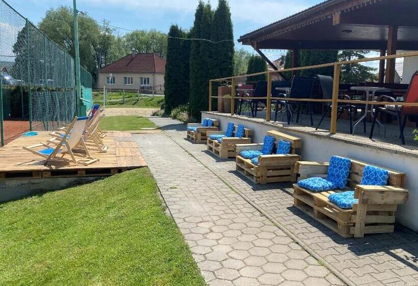 膳宿费 Raketa Residence, Restaurant &