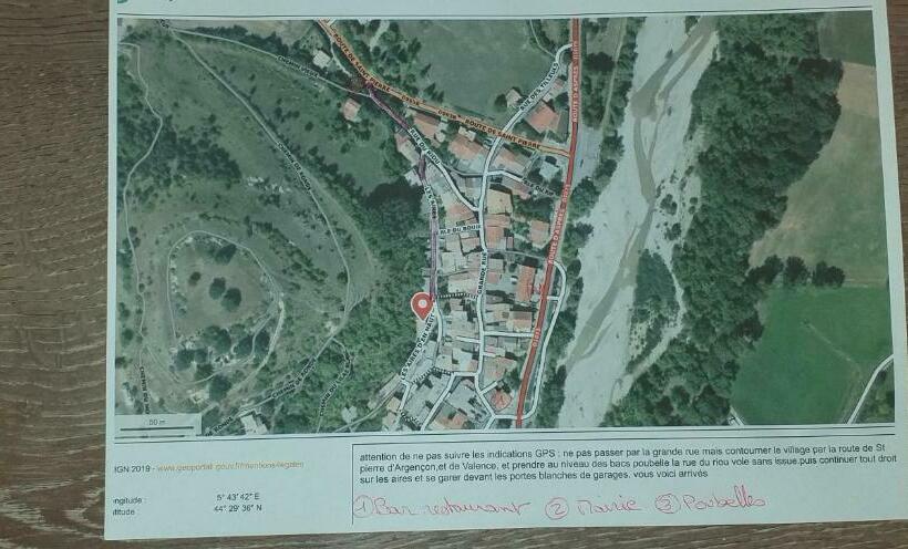 مبيت وإفطار Gite Auberge Du Buech à Aspremont  05 Hautes Alpes