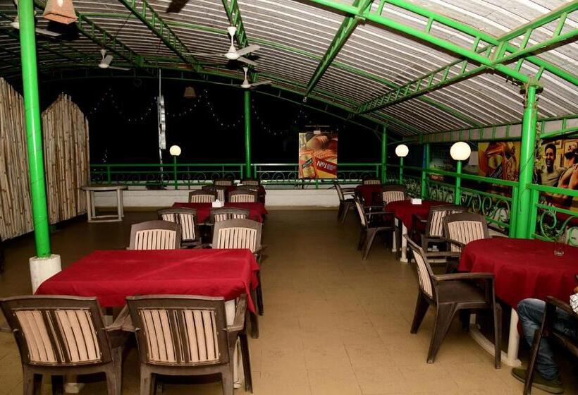 酒店 Monarch Center Point Near Dahanu Beach, Bordi