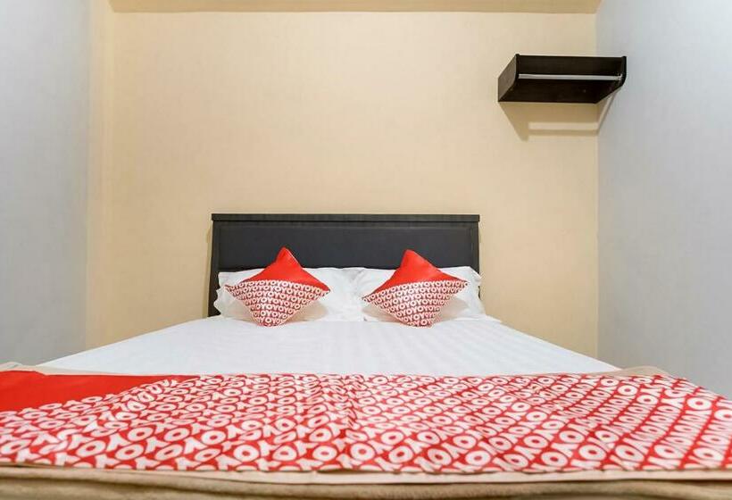בית מלון כפרי Oyo 3212 Coffee Jodoh Homestay
