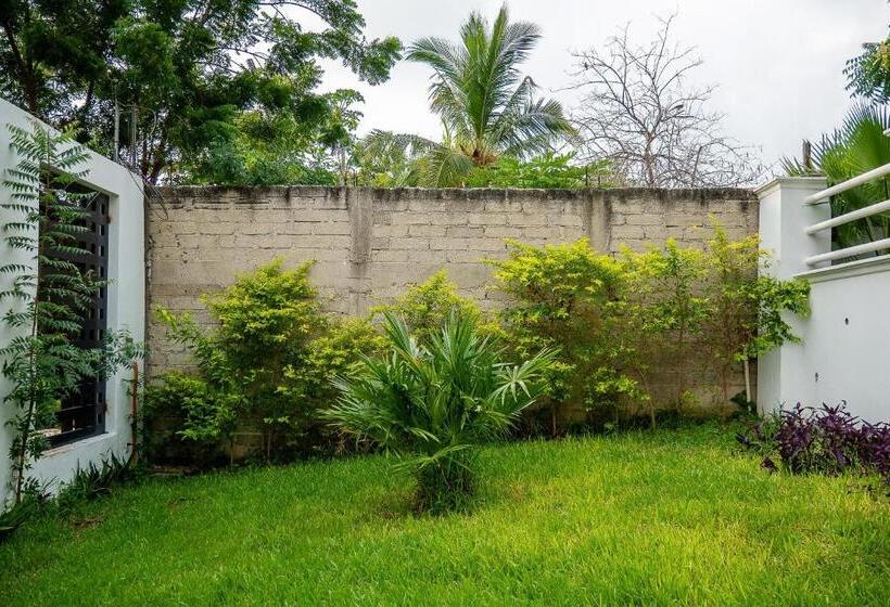 هتل Oyo  Posada San Vicente