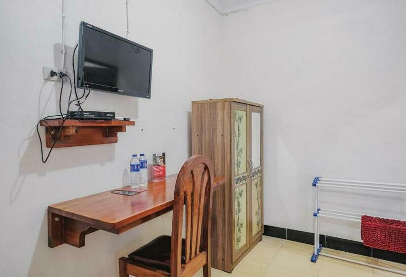 בית מלון כפרי Reddoorz Syariah Near Kebun Raya Liwa