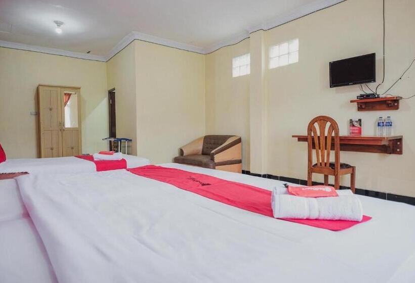 בית מלון כפרי Reddoorz Syariah Near Kebun Raya Liwa