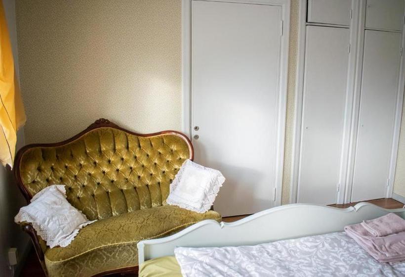 ホテル Saarijärven Ruustinna Oy