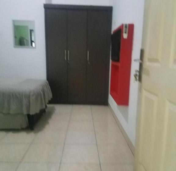 بنسيون Cendrawasih Syariah Homestay