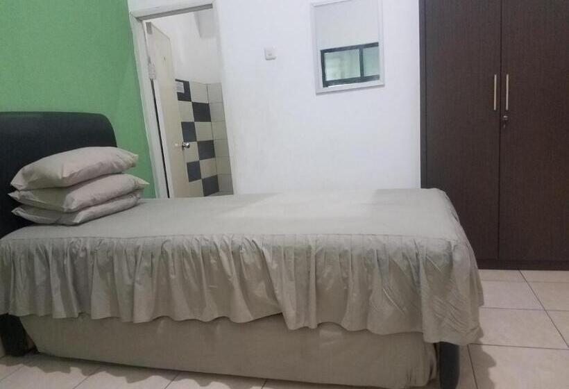بنسيون Cendrawasih Syariah Homestay