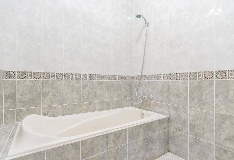 פנסיון Reddoorz @ Pemuda Street Cirebon