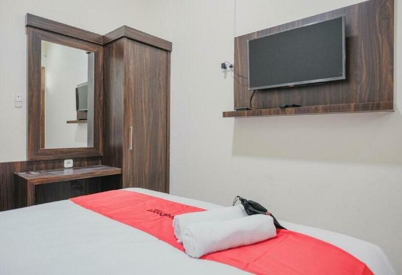 بنسيون Reddoorz Plus @ Jalan Dr. Cipto Mangunkusumo Lampung