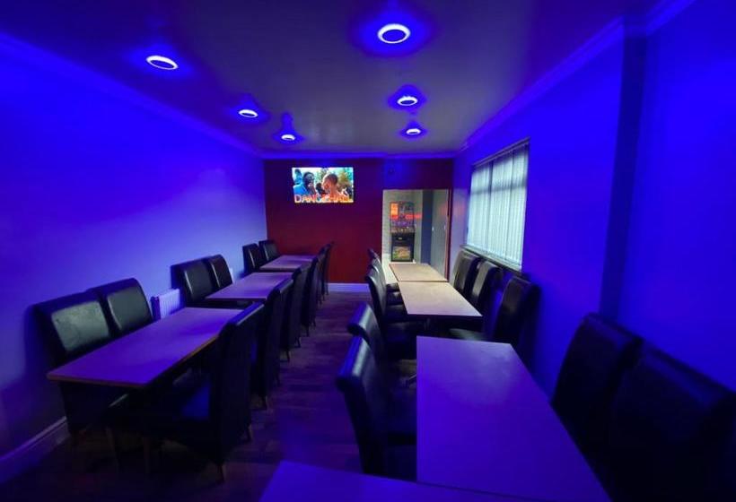 住宿加早餐  Glorious Catering & Restaurant Bnb