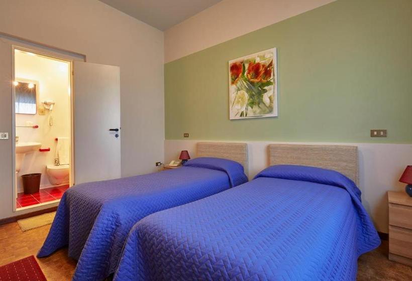 فندق Albergo Europa