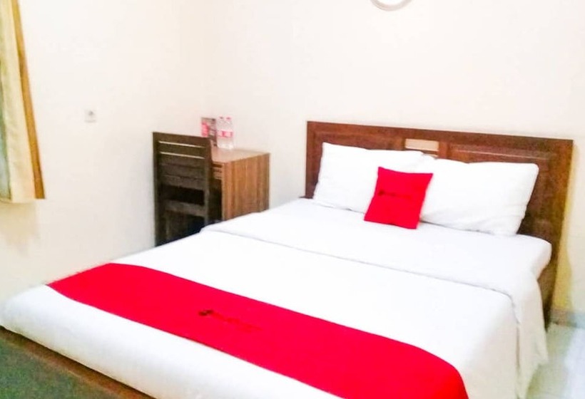 호텔 Reddoorz Syariah @ Raya Ponorogo