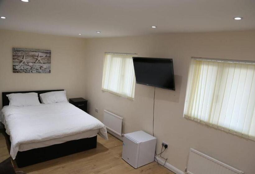 بنسيون A A Guest Rooms Thamesmead