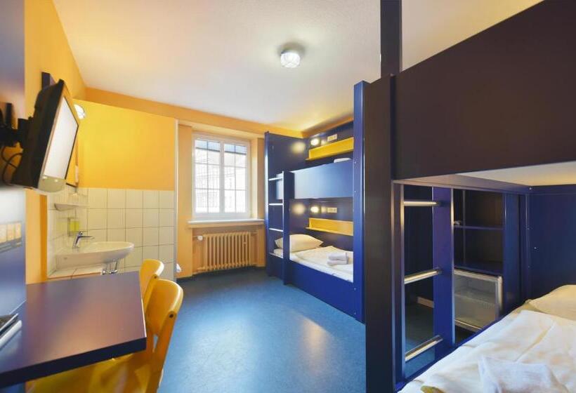 Bed Nbudget Expo Hostel Rooms