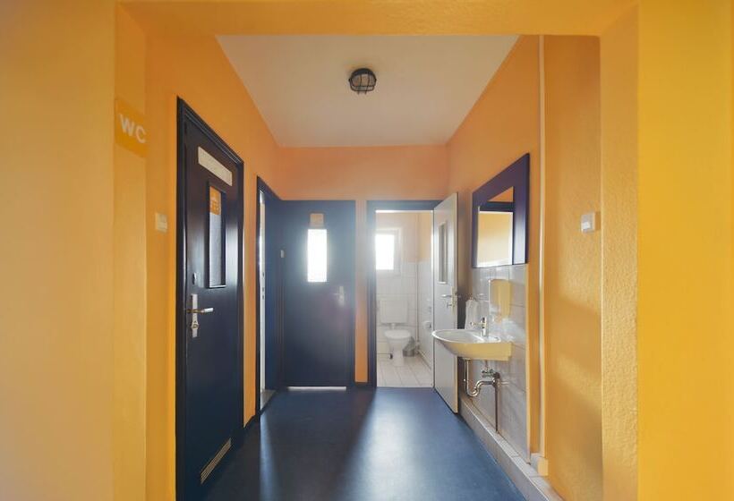 Bed Nbudget Expo Hostel Rooms