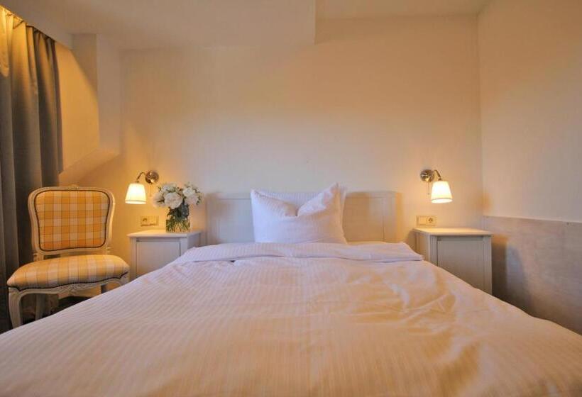 בית מלון כפרי Askania 1927