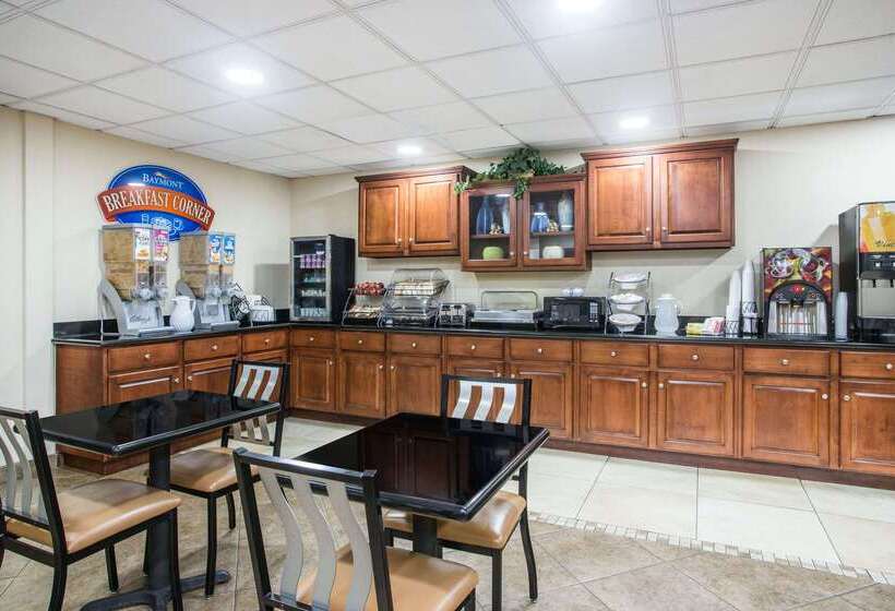 ホテル Baymont By Wyndham Savannah South