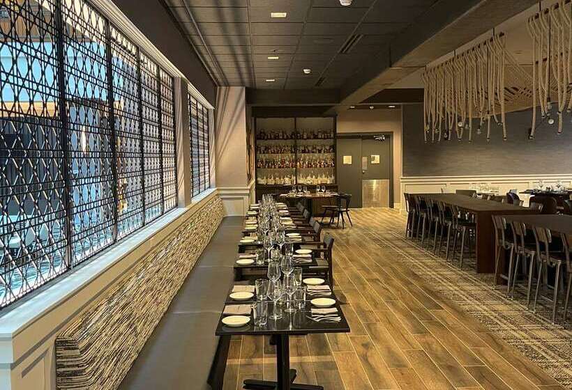 هتل Embassy Suites By Hilton Huntsville