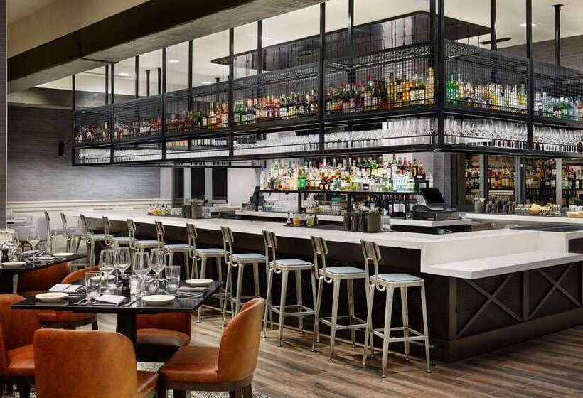 هتل Embassy Suites By Hilton Huntsville