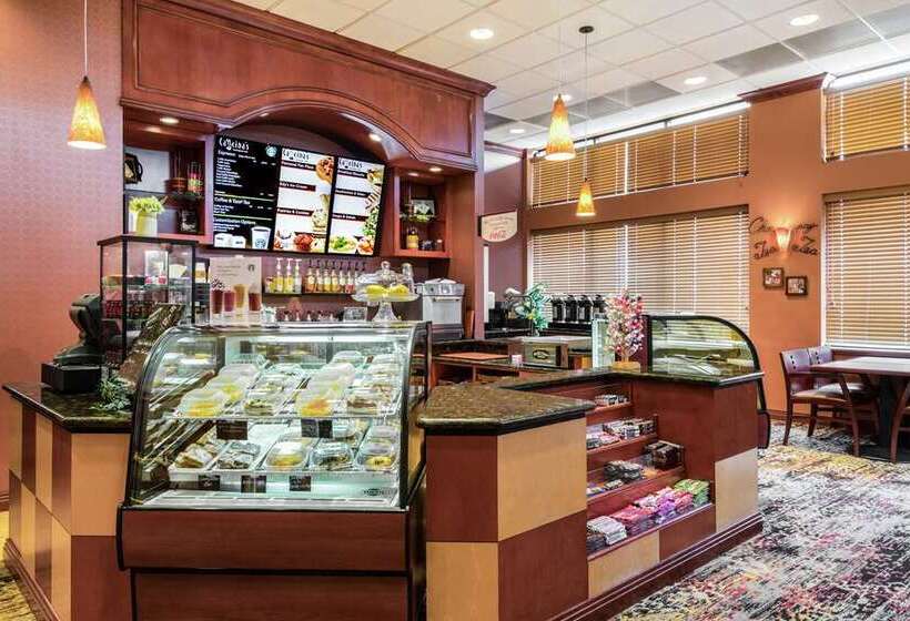 فندق Embassy Suites By Hilton St. Louis St. Charles