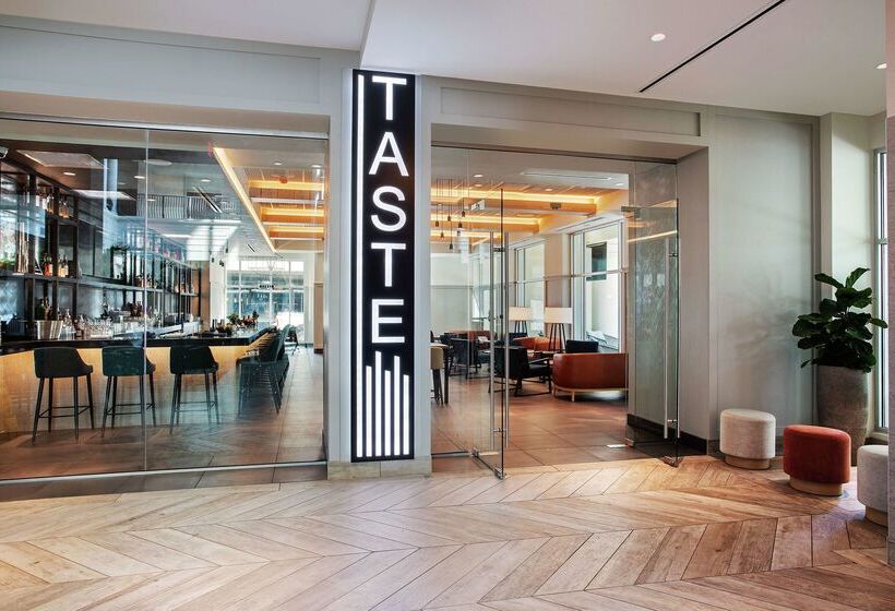 בית מלון כפרי Embassy Suites By Hilton Tampa Downtown Convention Center