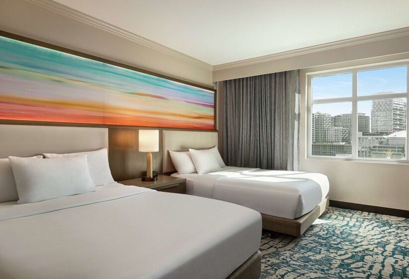 בית מלון כפרי Embassy Suites By Hilton Tampa Downtown Convention Center