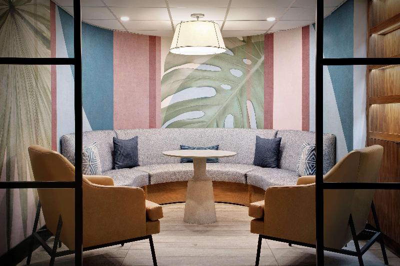 בית מלון כפרי Embassy Suites By Hilton Tampa Downtown Convention Center