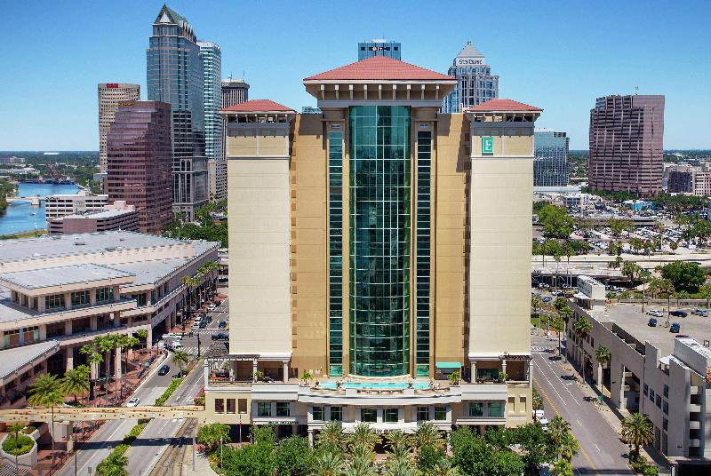 בית מלון כפרי Embassy Suites By Hilton Tampa Downtown Convention Center