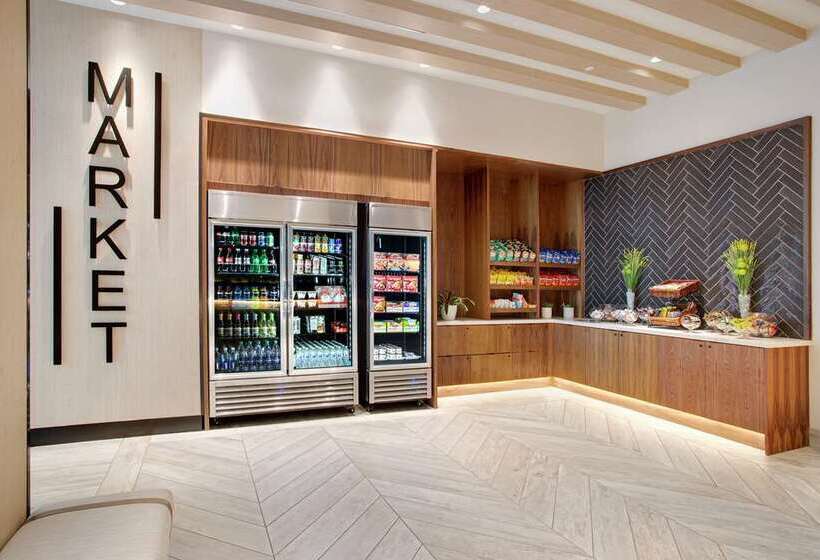 בית מלון כפרי Embassy Suites By Hilton Tampa Downtown Convention Center