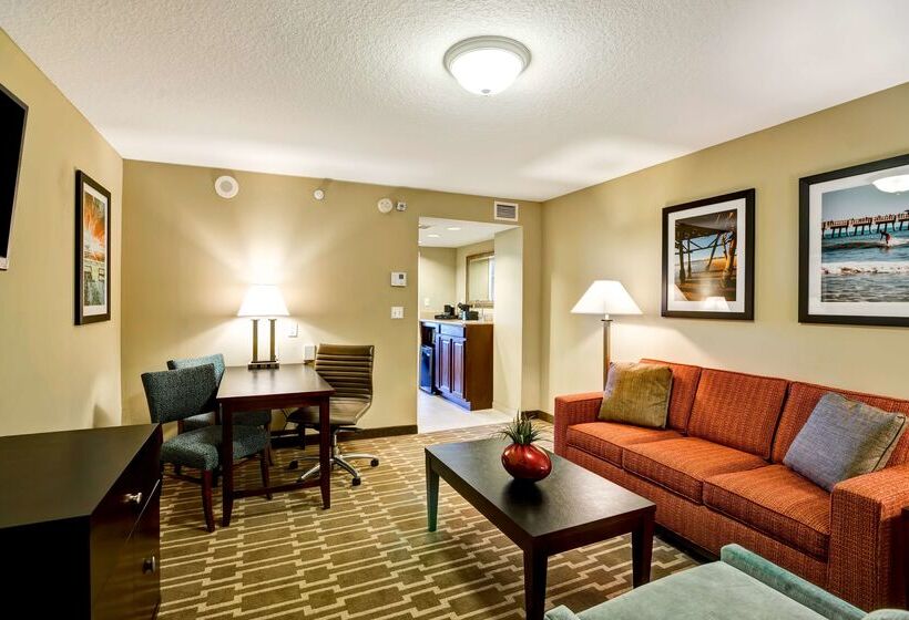فندق Embassy Suites By Hilton Fort Myers Estero
