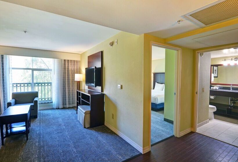 فندق Embassy Suites By Hilton Valencia