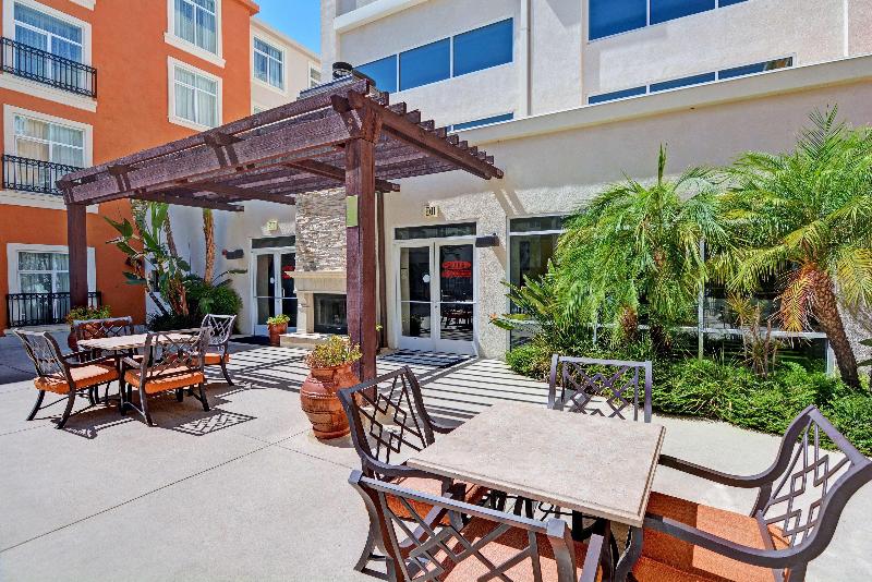 ホテル Embassy Suites By Hilton Valencia