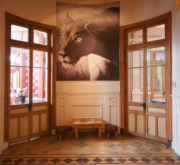 هتل Happy House Hostel