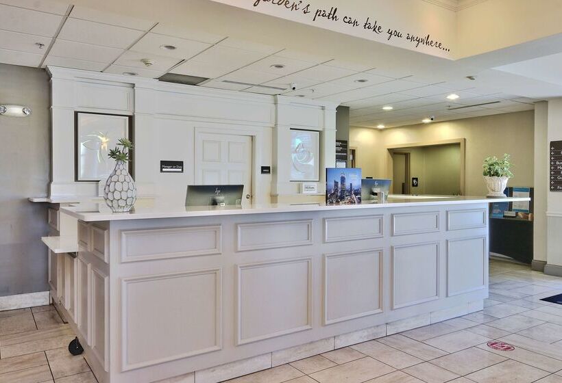 هتل Hilton Garden Inn Albuquerque / Journal Center
