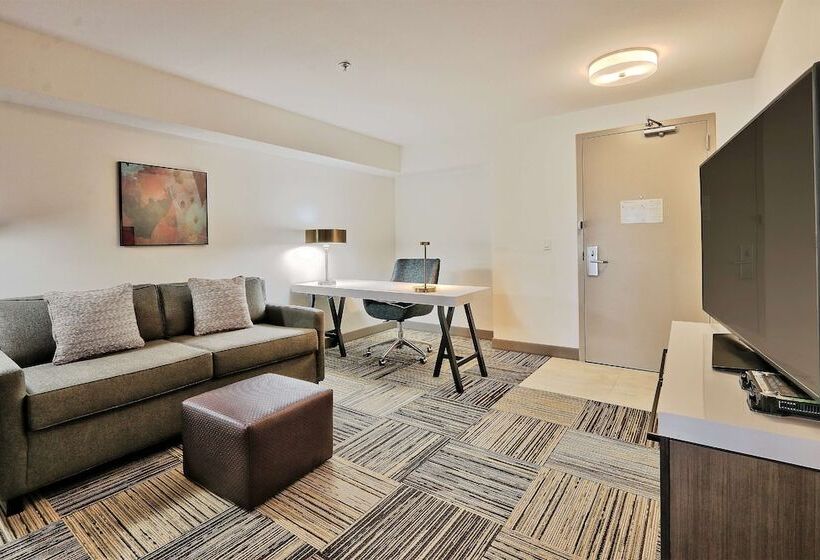 هتل Hilton Garden Inn Albuquerque / Journal Center