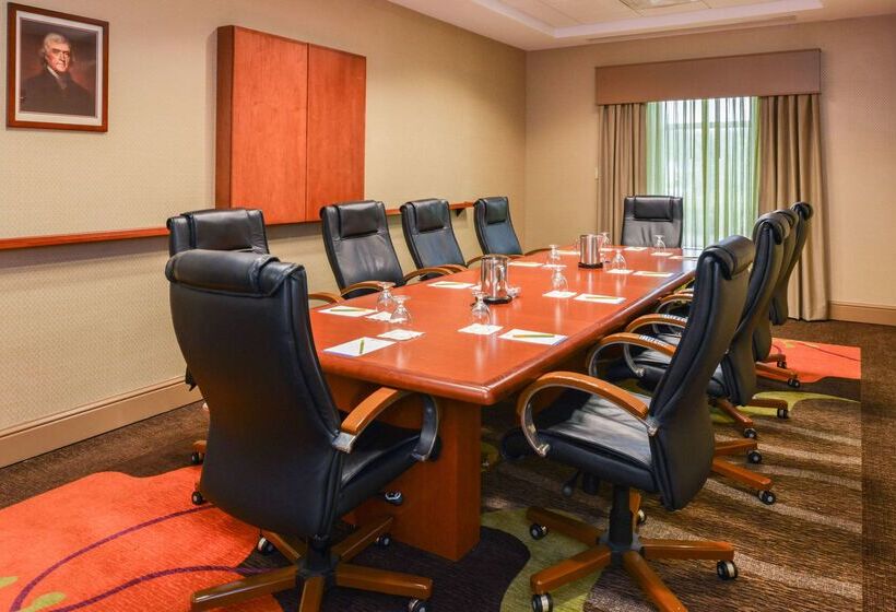هتل Hilton Garden Inn Charlottesville
