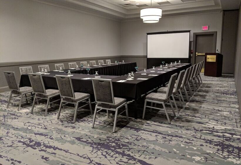 בית מלון כפרי Hilton Garden Inn Chicago North Shore / Evanston