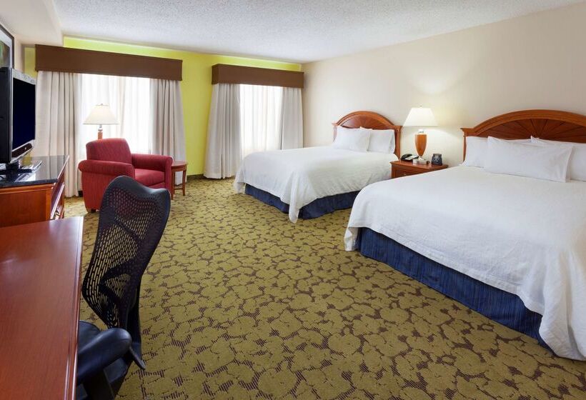 هتل Hilton Garden Inn Gainesville