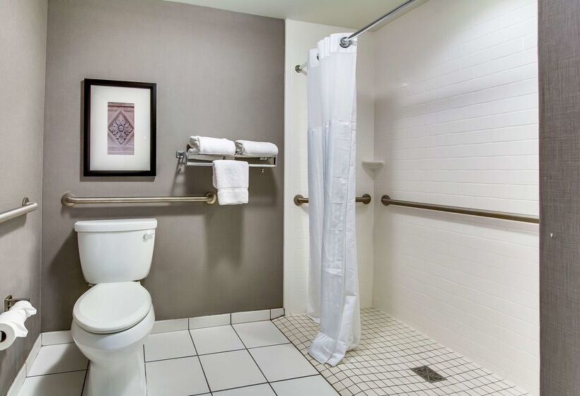 هتل Hilton Garden Inn Louisville/northeast