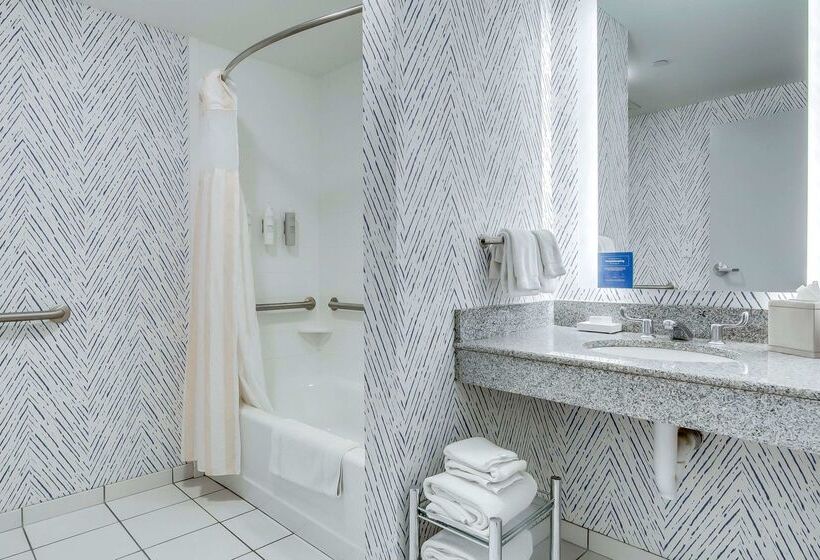 هتل Hilton Garden Inn Louisville/northeast