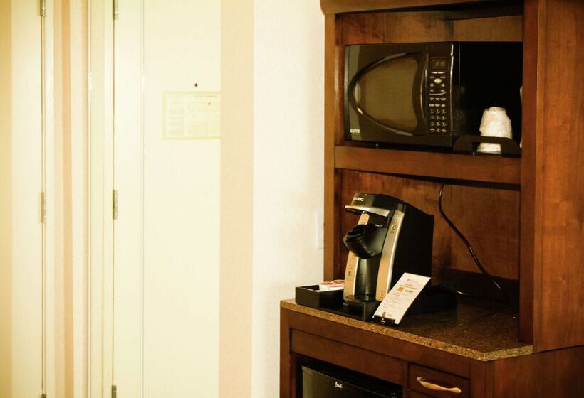 فندق Hilton Garden Inn Redding