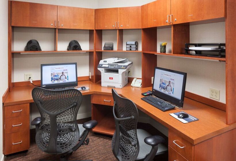 هتل Hilton Garden Inn Savannah Airport