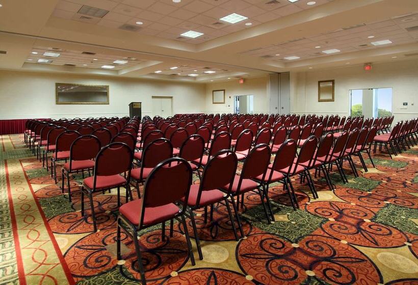 Отель Hilton Garden Inn St Charles