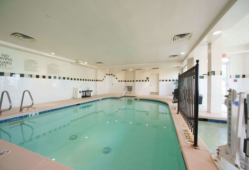 בית מלון כפרי Hilton Garden Inn Tulsa Airport