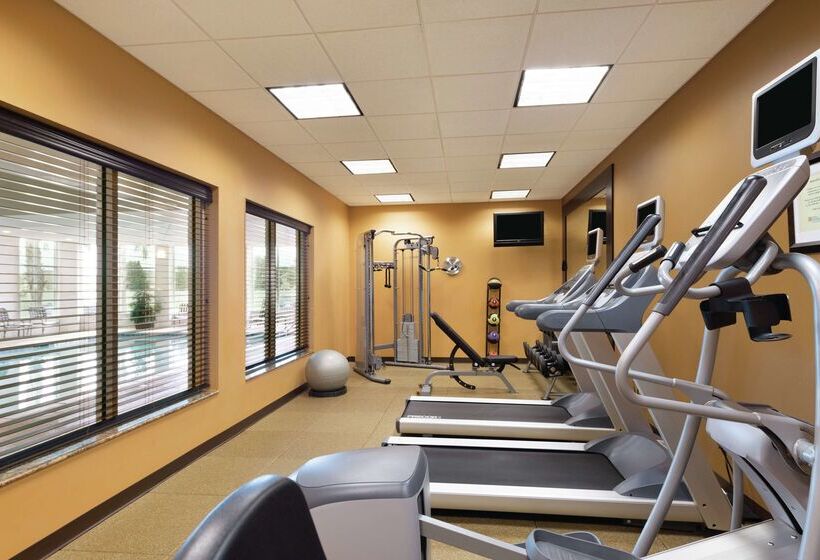 هتل Hilton Garden Inn Warner Robins