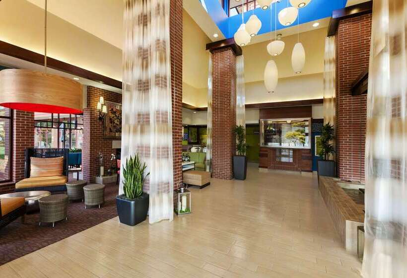 هتل Hilton Garden Inn Wisconsin Dells