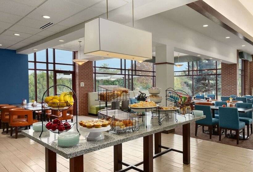 هتل Hilton Garden Inn Wisconsin Dells
