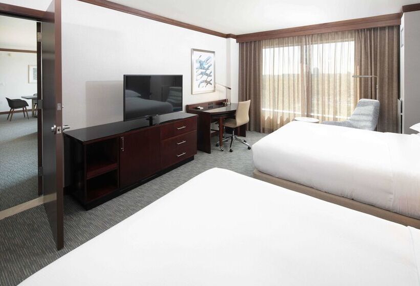 هتل Hilton Minneapolis/bloomington
