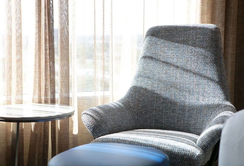 هتل Hilton Minneapolis/bloomington