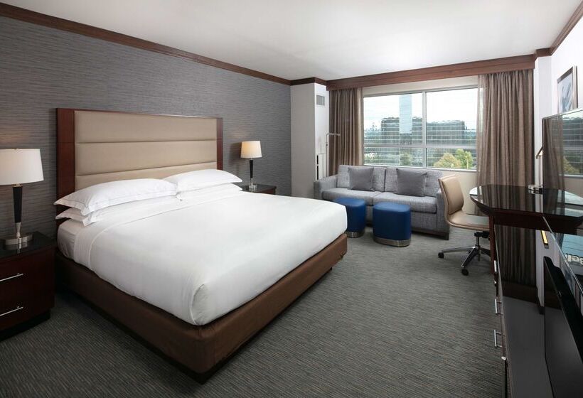 هتل Hilton Minneapolis/bloomington